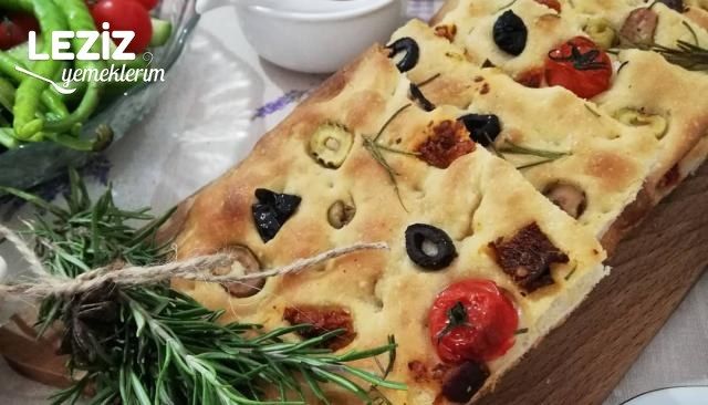 Focaccia Italyan Pidesi En Sevdigim Yemek.jpg