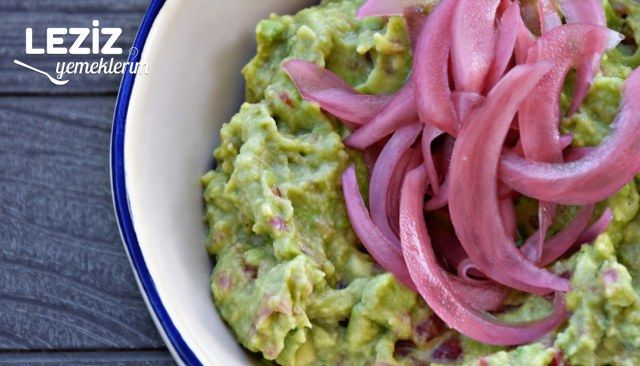 Kirmizi Sogan Tursusu Ile Guacamole Avokado Phaste.jpg