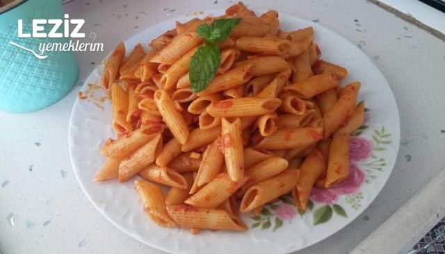 Penne Rigate Ve Domates Sosu En Sevdigim Yemekler.jpg