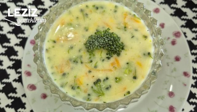 Sutlu Brokoli Corbasi Leziz Yemeklerim.jpg